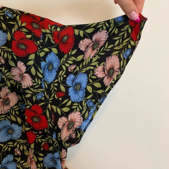 Chelsea28 Romper Short Sleeve Floral - Picture 9 of 15